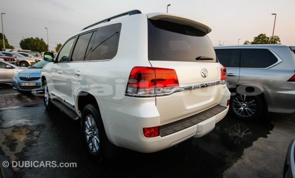 Buy Import Toyota Land Cruiser White Car in Import - Dubai in Dushanbe Buy Import Toyota Land Cruiser White Car in Import - Dubai in Dushanbe