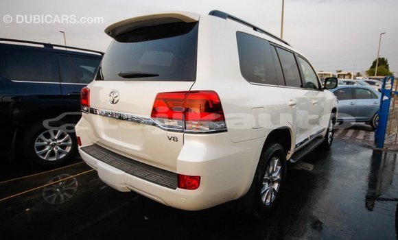 Buy Import Toyota Land Cruiser White Car in Import - Dubai in Dushanbe Buy Import Toyota Land Cruiser White Car in Import - Dubai in Dushanbe