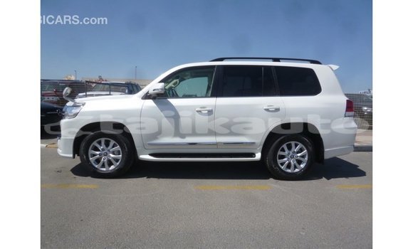 Buy Import Toyota Land Cruiser White Car in Import - Dubai in Dushanbe Buy Import Toyota Land Cruiser White Car in Import - Dubai in Dushanbe