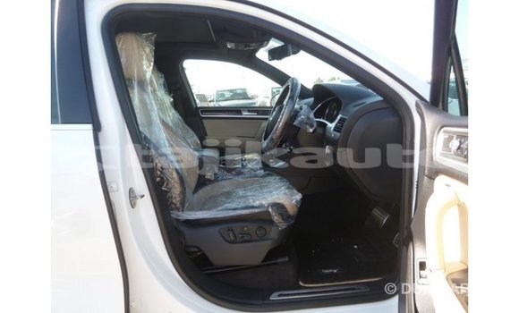 Buy Import Volkswagen Touareg White Car in Import - Dubai in Dushanbe Buy Import Volkswagen Touareg White Car in Import - Dubai in Dushanbe