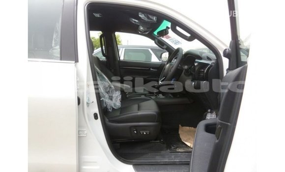 Buy Import Toyota Hilux White Car in Import - Dubai in Dushanbe Buy Import Toyota Hilux White Car in Import - Dubai in Dushanbe