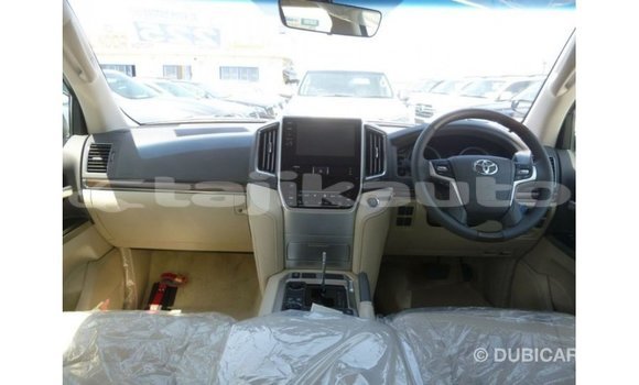 Buy Import Toyota Land Cruiser White Car in Import - Dubai in Dushanbe Buy Import Toyota Land Cruiser White Car in Import - Dubai in Dushanbe