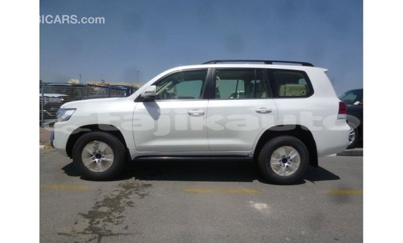 Buy Import Toyota Land Cruiser White Car in Import - Dubai in Dushanbe Buy Import Toyota Land Cruiser White Car in Import - Dubai in Dushanbe