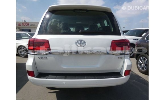 Buy Import Toyota Land Cruiser White Car in Import - Dubai in Dushanbe Buy Import Toyota Land Cruiser White Car in Import - Dubai in Dushanbe