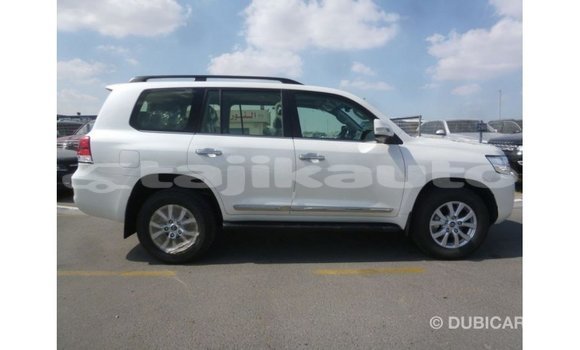Buy Import Toyota Land Cruiser White Car in Import - Dubai in Dushanbe Buy Import Toyota Land Cruiser White Car in Import - Dubai in Dushanbe