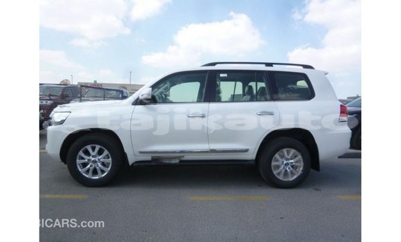 Buy Import Toyota Land Cruiser White Car in Import - Dubai in Dushanbe Buy Import Toyota Land Cruiser White Car in Import - Dubai in Dushanbe