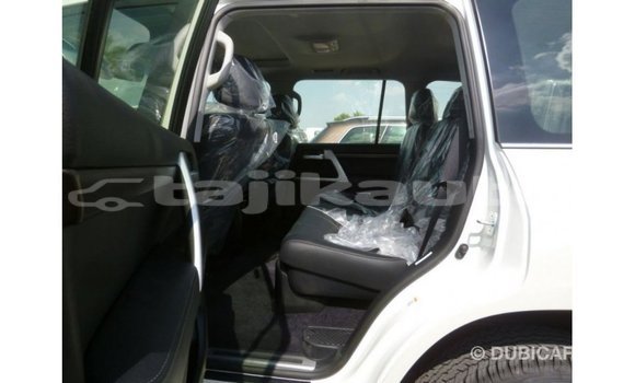 Buy Import Toyota Land Cruiser White Car in Import - Dubai in Dushanbe Buy Import Toyota Land Cruiser White Car in Import - Dubai in Dushanbe
