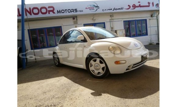 Buy Import Volkswagen Beetle White Car in Import - Dubai in Dushanbe