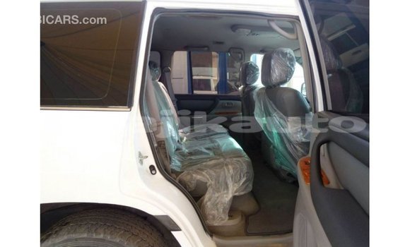 Buy Import Toyota Land Cruiser White Car in Import - Dubai in Dushanbe Buy Import Toyota Land Cruiser White Car in Import - Dubai in Dushanbe
