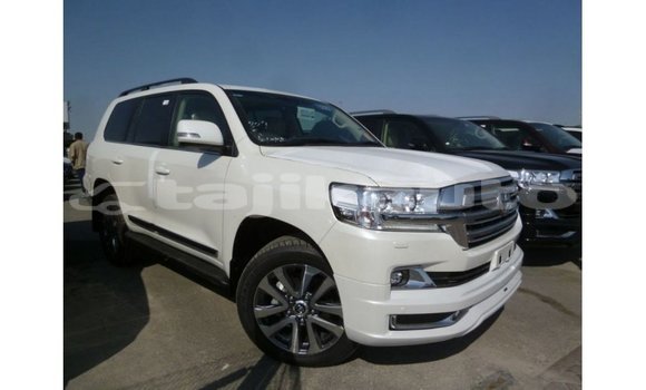 Buy Import Toyota Land Cruiser White Car in Import - Dubai in Dushanbe Buy Import Toyota Land Cruiser White Car in Import - Dubai in Dushanbe