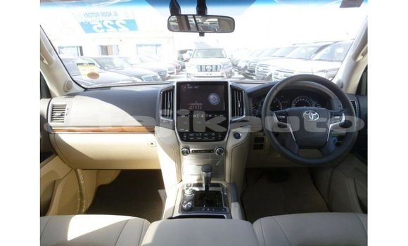 Buy Import Toyota Land Cruiser White Car in Import - Dubai in Dushanbe Buy Import Toyota Land Cruiser White Car in Import - Dubai in Dushanbe