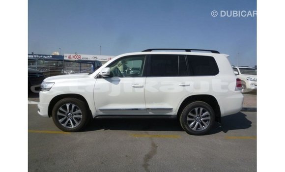 Buy Import Toyota Land Cruiser White Car in Import - Dubai in Dushanbe Buy Import Toyota Land Cruiser White Car in Import - Dubai in Dushanbe