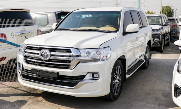 Buy Import Toyota Land Cruiser White Car in Import - Dubai in Dushanbe Buy Import Toyota Land Cruiser White Car in Import - Dubai in Dushanbe