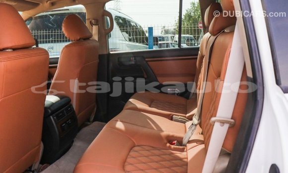 Buy Import Toyota Land Cruiser White Car in Import - Dubai in Dushanbe Buy Import Toyota Land Cruiser White Car in Import - Dubai in Dushanbe