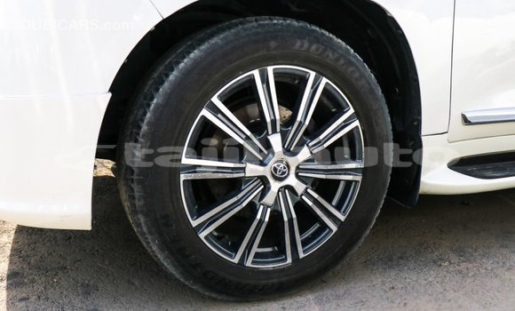 Buy Import Toyota Land Cruiser White Car in Import - Dubai in Dushanbe Buy Import Toyota Land Cruiser White Car in Import - Dubai in Dushanbe