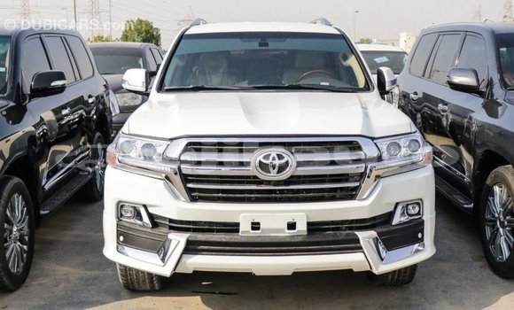 Buy Import Toyota Land Cruiser White Car in Import - Dubai in Dushanbe Buy Import Toyota Land Cruiser White Car in Import - Dubai in Dushanbe