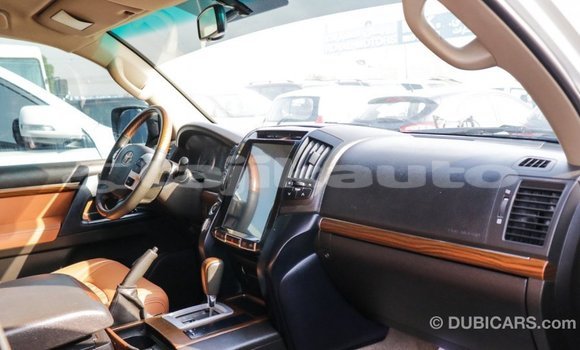 Buy Import Toyota Land Cruiser White Car in Import - Dubai in Dushanbe Buy Import Toyota Land Cruiser White Car in Import - Dubai in Dushanbe
