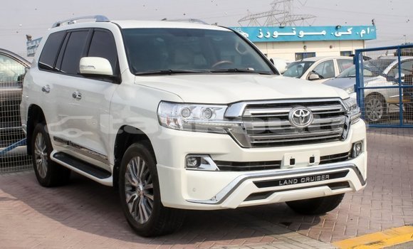 Buy Import Toyota Land Cruiser White Car in Import - Dubai in Dushanbe Buy Import Toyota Land Cruiser White Car in Import - Dubai in Dushanbe