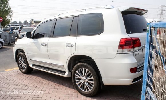 Buy Import Toyota Land Cruiser White Car in Import - Dubai in Dushanbe Buy Import Toyota Land Cruiser White Car in Import - Dubai in Dushanbe