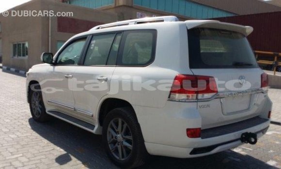 Buy Import Toyota Land Cruiser White Car in Import - Dubai in Dushanbe Buy Import Toyota Land Cruiser White Car in Import - Dubai in Dushanbe