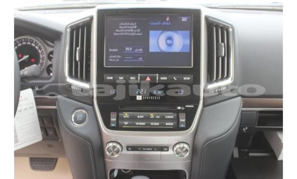 Buy Import Toyota Land Cruiser White Car in Import - Dubai in Dushanbe Buy Import Toyota Land Cruiser White Car in Import - Dubai in Dushanbe