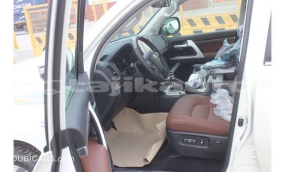 Buy Import Toyota Land Cruiser White Car in Import - Dubai in Dushanbe Buy Import Toyota Land Cruiser White Car in Import - Dubai in Dushanbe