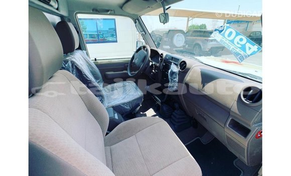 Buy Import Toyota Land Cruiser Beige Car in Import - Dubai in Dushanbe Buy Import Toyota Land Cruiser Beige Car in Import - Dubai in Dushanbe