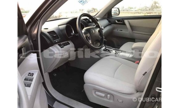 Buy Import Toyota Highlander Other Car in Import - Dubai in Dushanbe Buy Import Toyota Highlander Other Car in Import - Dubai in Dushanbe