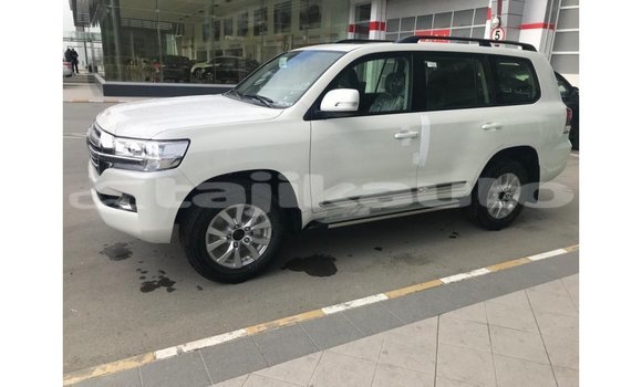Buy Import Toyota Land Cruiser White Car in Import - Dubai in Dushanbe Buy Import Toyota Land Cruiser White Car in Import - Dubai in Dushanbe