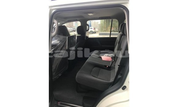Buy Import Toyota Land Cruiser White Car in Import - Dubai in Dushanbe Buy Import Toyota Land Cruiser White Car in Import - Dubai in Dushanbe