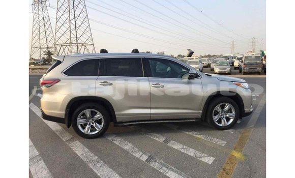 Buy Import Toyota Highlander Beige Car in Import - Dubai in Dushanbe Buy Import Toyota Highlander Beige Car in Import - Dubai in Dushanbe