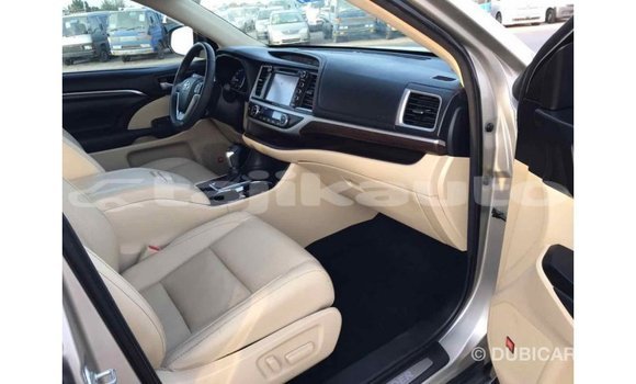 Buy Import Toyota Highlander Beige Car in Import - Dubai in Dushanbe Buy Import Toyota Highlander Beige Car in Import - Dubai in Dushanbe