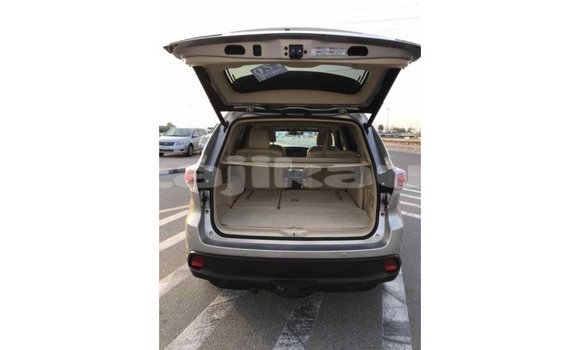 Buy Import Toyota Highlander Beige Car in Import - Dubai in Dushanbe Buy Import Toyota Highlander Beige Car in Import - Dubai in Dushanbe