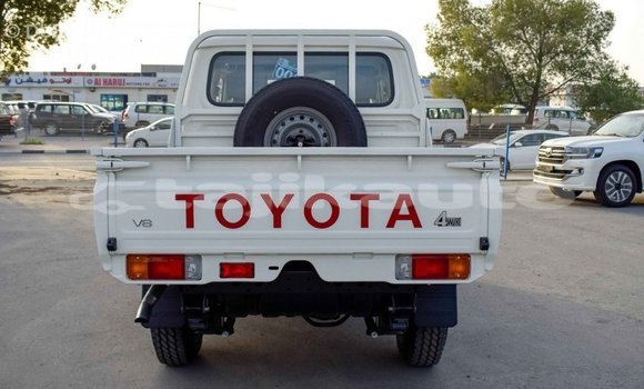 Buy Import Toyota Land Cruiser Beige Car in Import - Dubai in Dushanbe Buy Import Toyota Land Cruiser Beige Car in Import - Dubai in Dushanbe