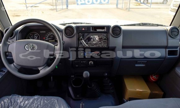 Buy Import Toyota Land Cruiser Beige Car in Import - Dubai in Dushanbe Buy Import Toyota Land Cruiser Beige Car in Import - Dubai in Dushanbe