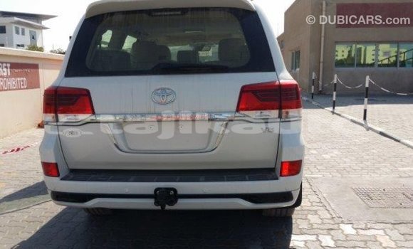 Buy Import Toyota Land Cruiser White Car in Import - Dubai in Dushanbe Buy Import Toyota Land Cruiser White Car in Import - Dubai in Dushanbe