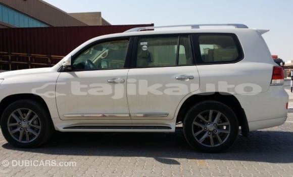 Buy Import Toyota Land Cruiser White Car in Import - Dubai in Dushanbe Buy Import Toyota Land Cruiser White Car in Import - Dubai in Dushanbe