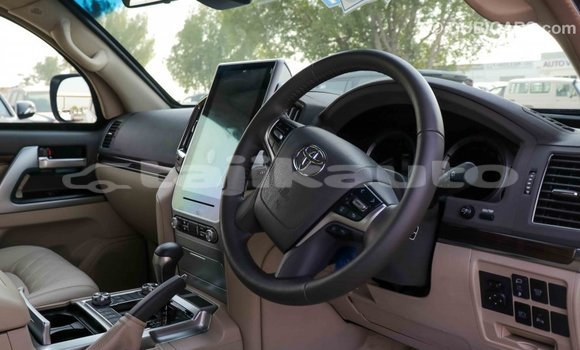 Buy Import Toyota Land Cruiser White Car in Import - Dubai in Dushanbe Buy Import Toyota Land Cruiser White Car in Import - Dubai in Dushanbe