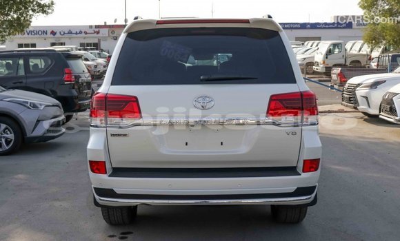 Buy Import Toyota Land Cruiser White Car in Import - Dubai in Dushanbe Buy Import Toyota Land Cruiser White Car in Import - Dubai in Dushanbe