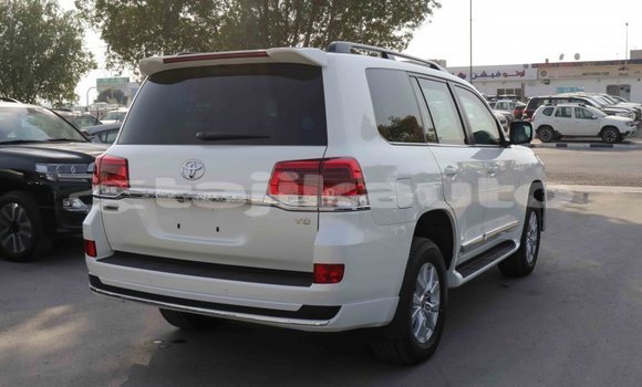 Buy Import Toyota Land Cruiser White Car in Import - Dubai in Dushanbe Buy Import Toyota Land Cruiser White Car in Import - Dubai in Dushanbe