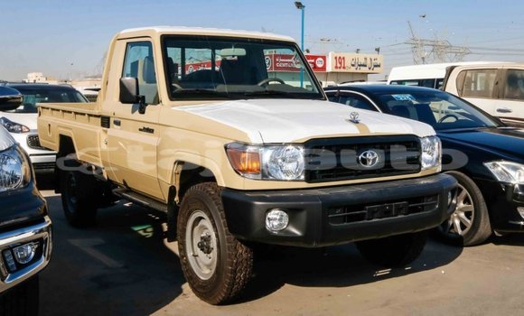 Buy Import Toyota Land Cruiser Beige Car in Import - Dubai in Dushanbe Buy Import Toyota Land Cruiser Beige Car in Import - Dubai in Dushanbe