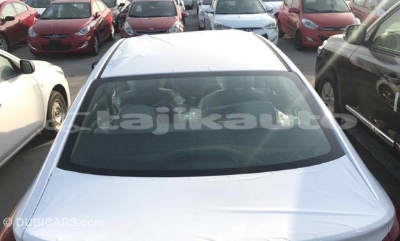 Buy Import Hyundai Elantra White Car in Import - Dubai in Dushanbe Buy Import Hyundai Elantra White Car in Import - Dubai in Dushanbe