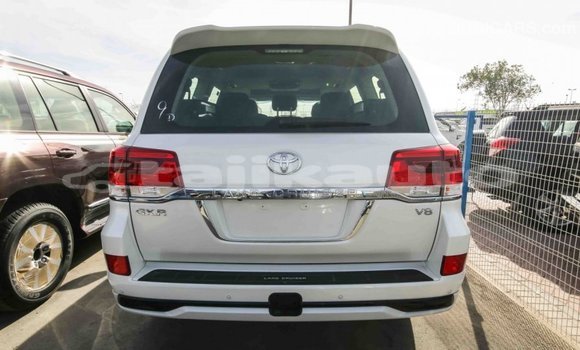 Buy Import Toyota Land Cruiser White Car in Import - Dubai in Dushanbe Buy Import Toyota Land Cruiser White Car in Import - Dubai in Dushanbe