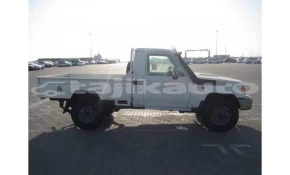Buy Import Toyota Land Cruiser White Car in Import - Dubai in Dushanbe Buy Import Toyota Land Cruiser White Car in Import - Dubai in Dushanbe
