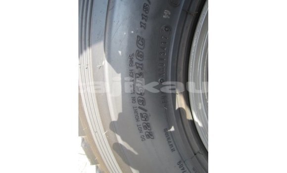 Buy Import Toyota Land Cruiser White Car in Import - Dubai in Dushanbe Buy Import Toyota Land Cruiser White Car in Import - Dubai in Dushanbe