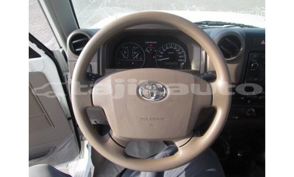 Buy Import Toyota Land Cruiser White Car in Import - Dubai in Dushanbe Buy Import Toyota Land Cruiser White Car in Import - Dubai in Dushanbe