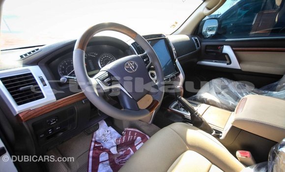 Buy Import Toyota Land Cruiser White Car in Import - Dubai in Dushanbe Buy Import Toyota Land Cruiser White Car in Import - Dubai in Dushanbe