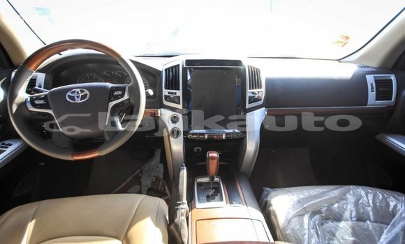 Buy Import Toyota Land Cruiser White Car in Import - Dubai in Dushanbe Buy Import Toyota Land Cruiser White Car in Import - Dubai in Dushanbe