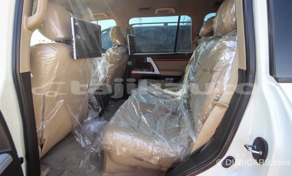 Buy Import Toyota Land Cruiser White Car in Import - Dubai in Dushanbe Buy Import Toyota Land Cruiser White Car in Import - Dubai in Dushanbe