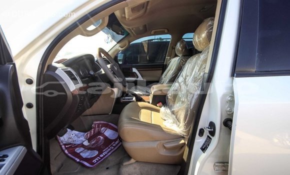 Buy Import Toyota Land Cruiser White Car in Import - Dubai in Dushanbe Buy Import Toyota Land Cruiser White Car in Import - Dubai in Dushanbe